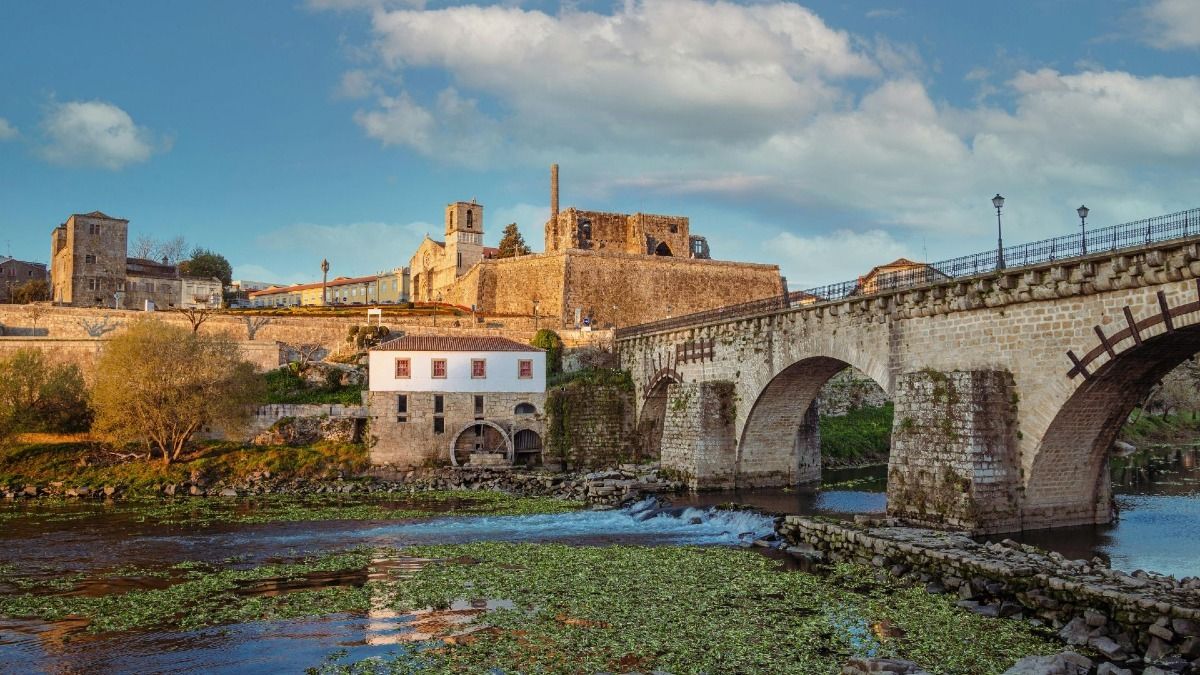 Vue de la ville de Barcelos et de la rivière lors de la visite privée de la région du Minho par Cooltour Oporto