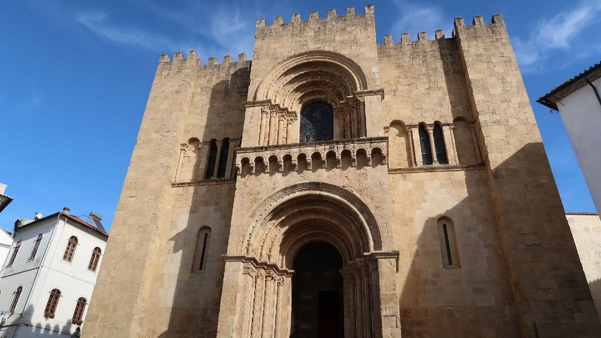 La vieille cathédrale de Coimbra lors de notre visite privée d'Aveiro et de Coimbra | Cooltour Oporto