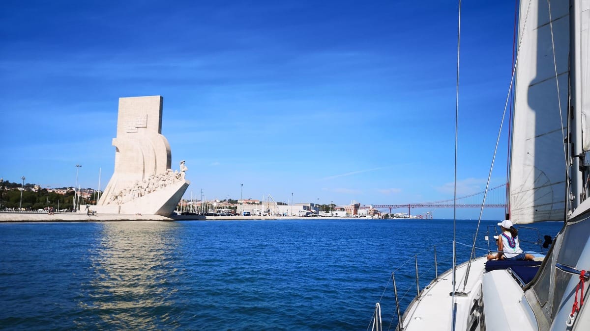 2D5j private day tour lisbon belem tagus river