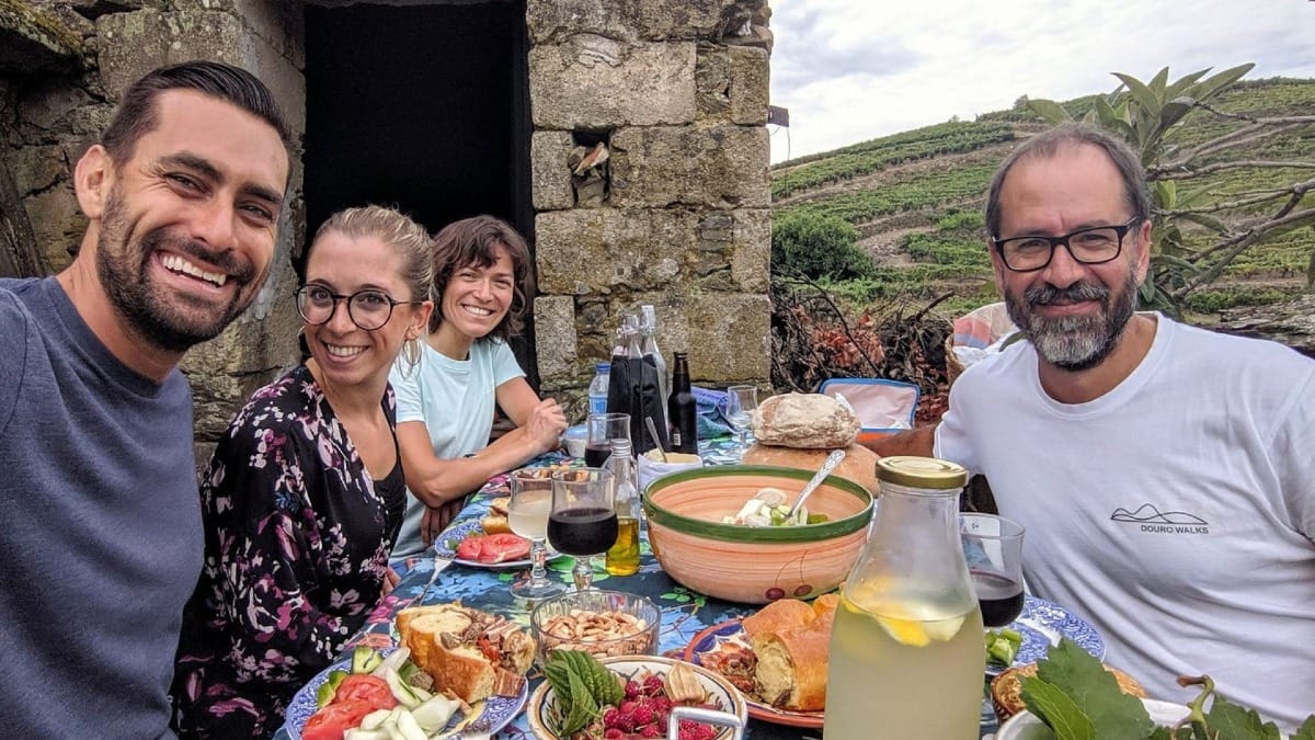 5wB4 douro valley hike traditional lunch stop