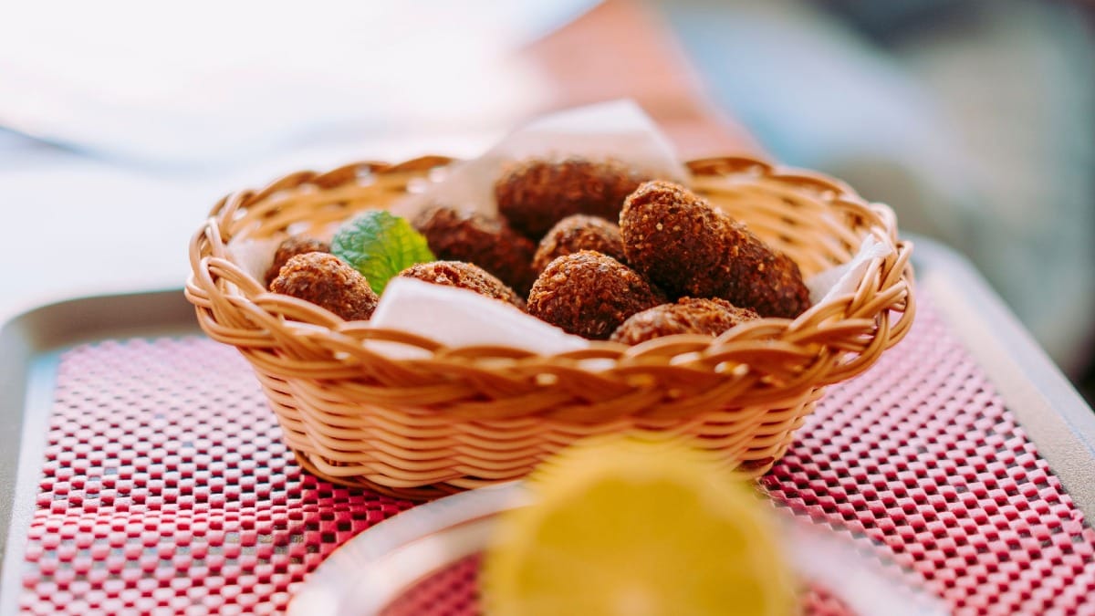 6mLm faro food tour premium appetizers