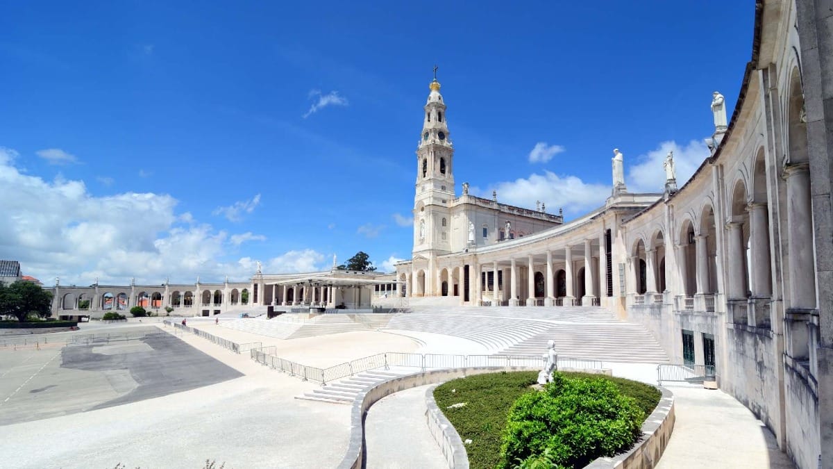 8KTS fatima private walking tour sanctuary panorama view
