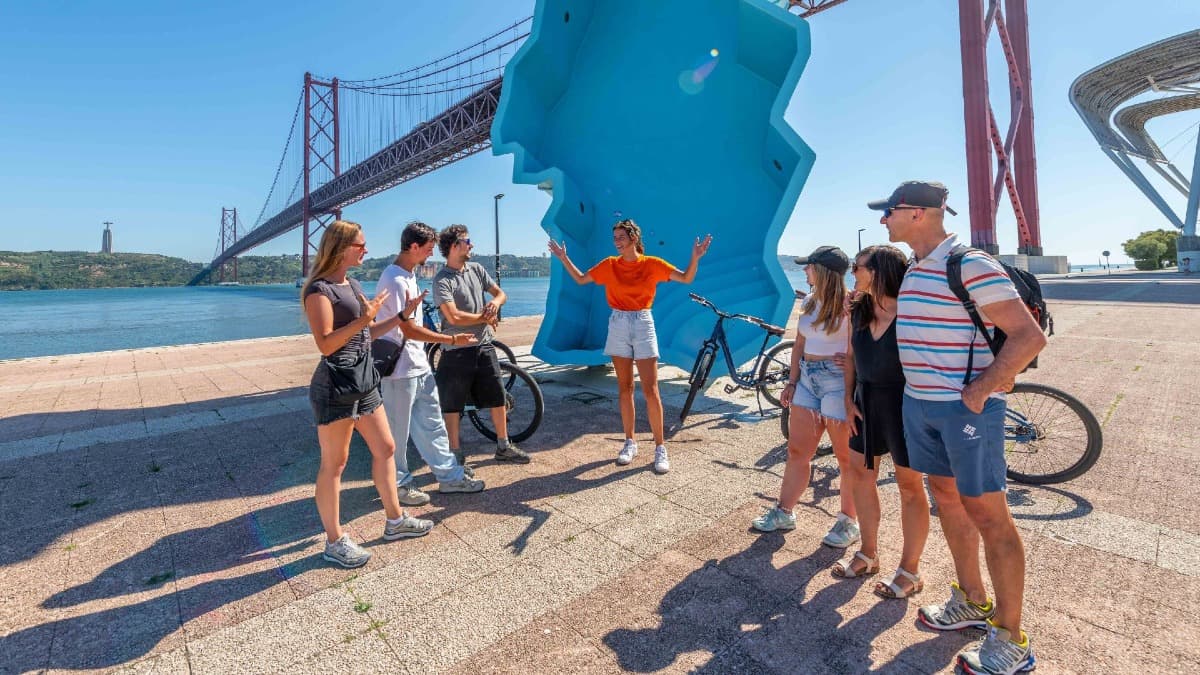 Lisbon Riverside Bike Tour: Belém to Downtown with Local Tastes