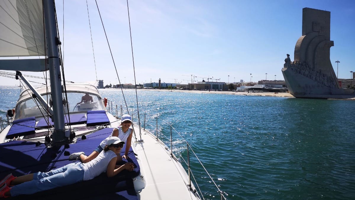 C11D guests relaxing on private boat day tour