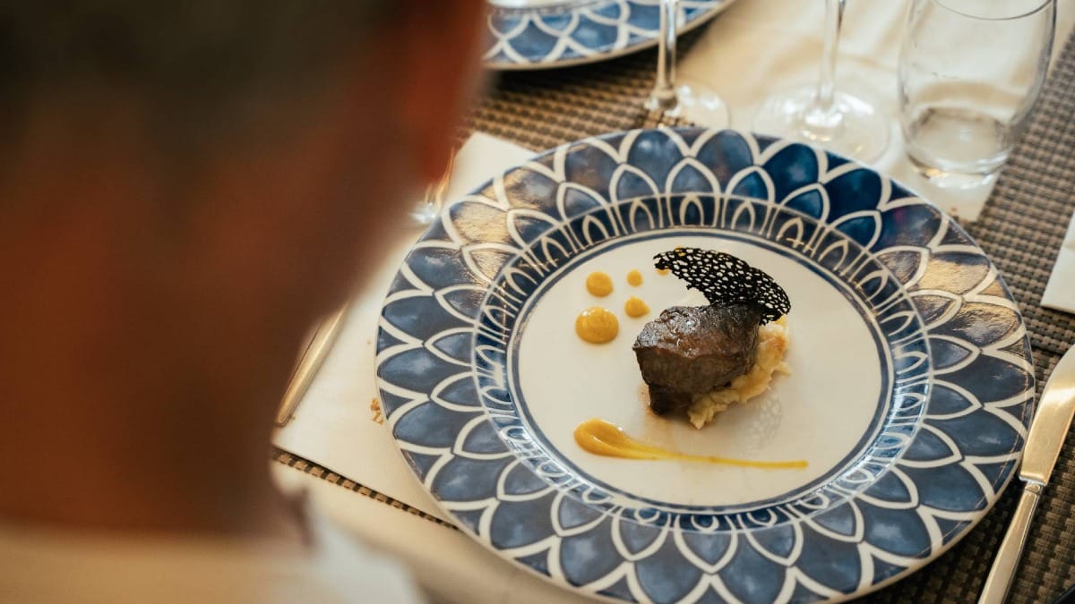 Descubra el arte de la gastronomía moderna de Madeira a través de refinadas presentaciones