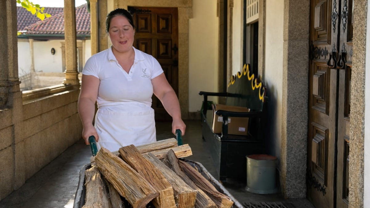 A working estate where daily life and tradition remain part of the experience