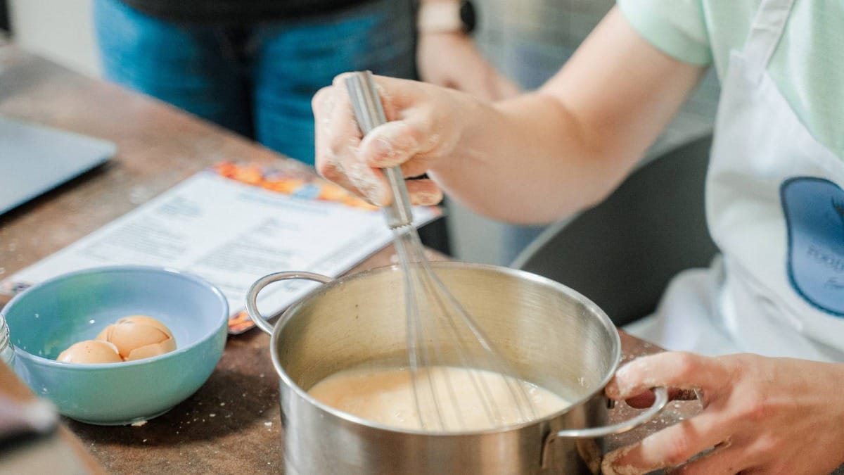 Create the perfect creamy custard, one of the essential elements of pastel de nata
