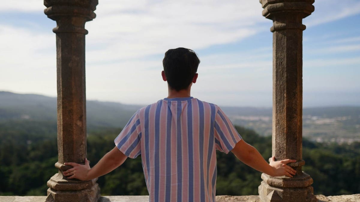 Hi9c private walking tour pena palace viewpoint sintra