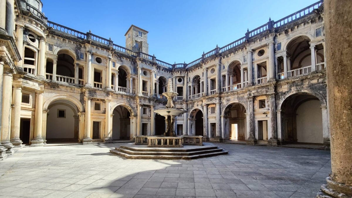 KIZ8 private tomar tour convent of christ renaissance cloister