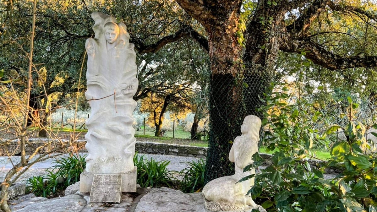 L6Vi fatima private walking tour angel apparition sculpture
