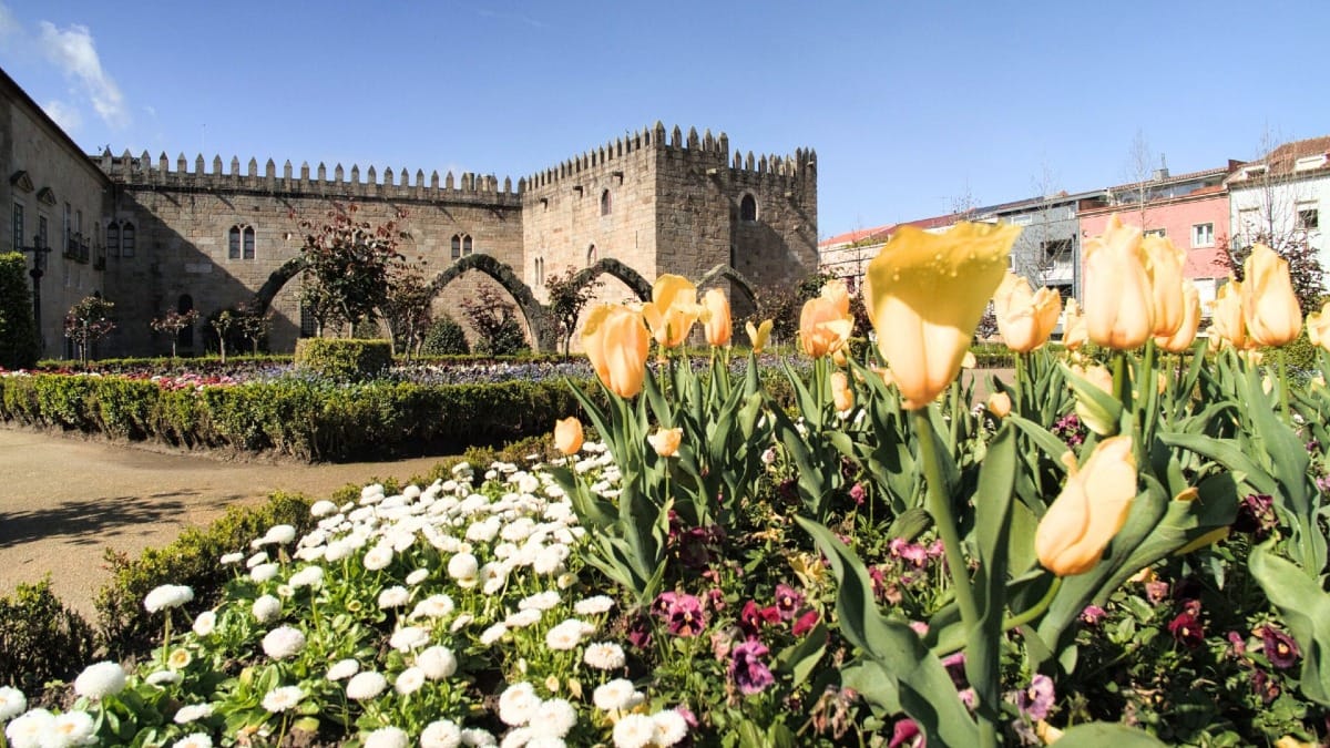 Paço Episcopal de Braga, palacio histórico de los arzobispos, visitado durante un tour de Braga y Guimarães desde Oporto con Cooltour Oporto