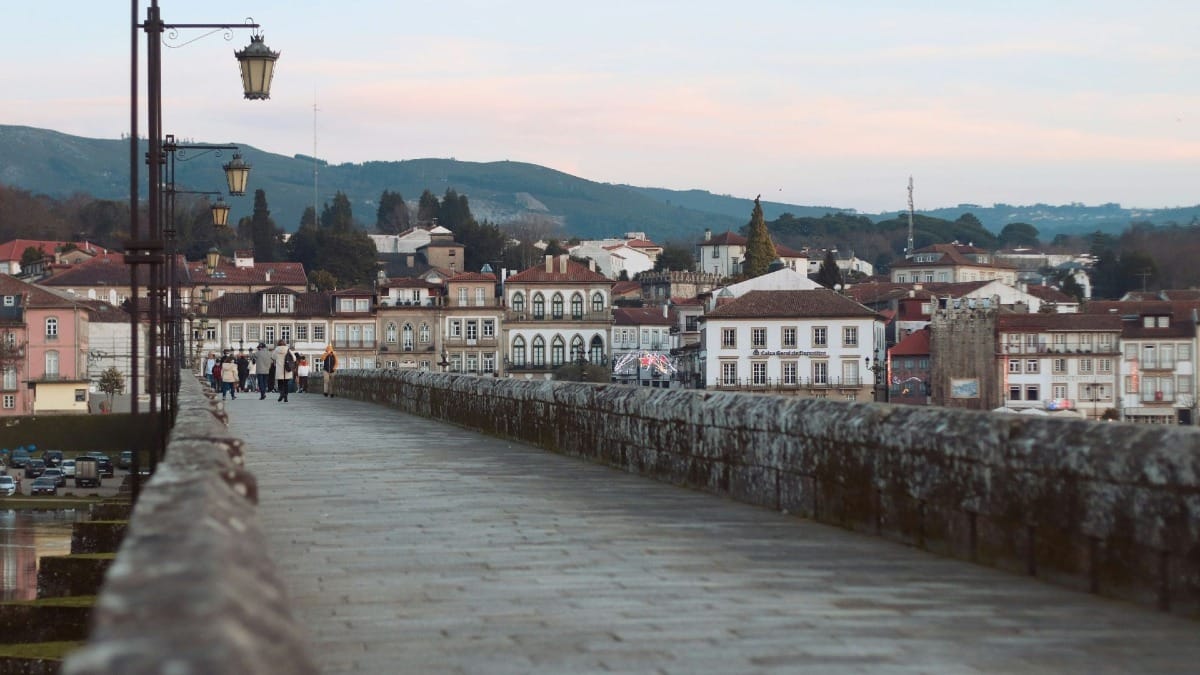 Pont de Ponte de Lima, le symbole principal de Ponte de Lima pendant notre visite privée de la région du Minho par Cooltour Oporto