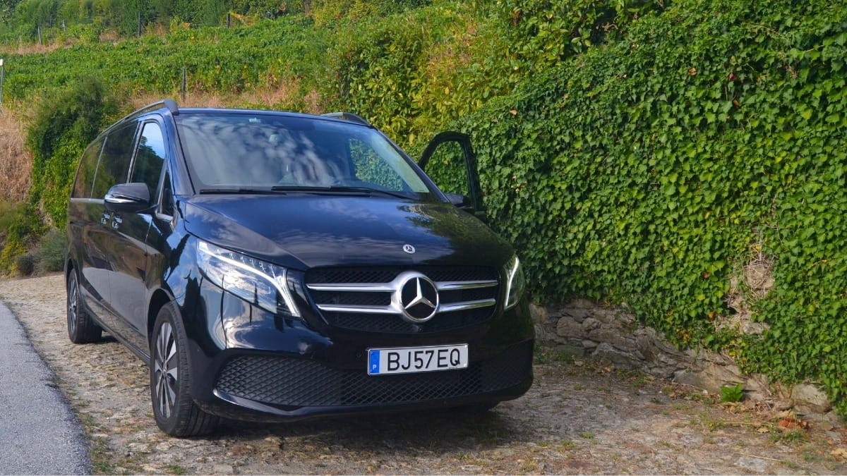 Van Mercedes utilisé pour les excursions dans la Vallée du Douro avec Cooltour Oporto
