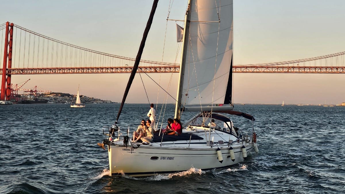 RBWP lisbon sunset boat tour small group experience