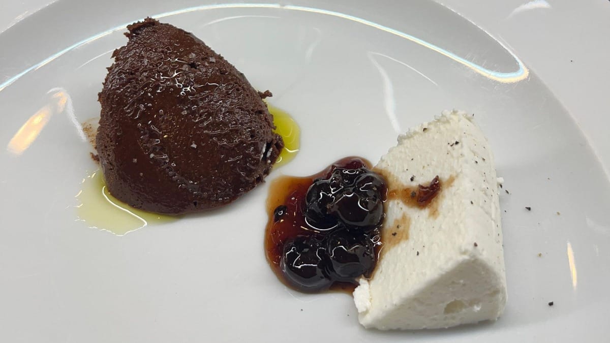 Dulce indulgencia del Duero: postre maridado con vinos locales para concluir la experiencia de cata.