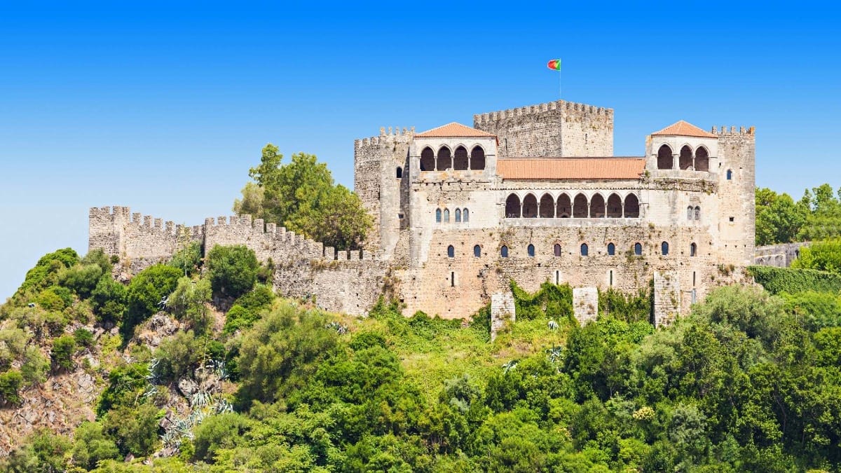 U1XK leiria castle closeup