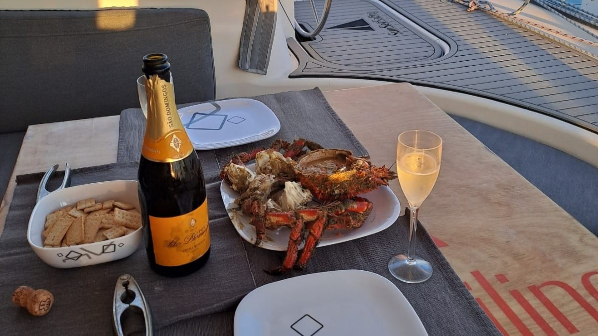 Y7WD private catamaran tour faro with optional lunch