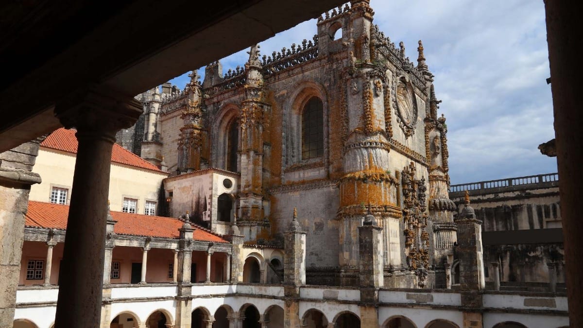 YEsp private tomar tour convent of christ manueline window