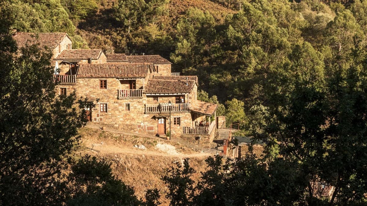 YG9s schist village lousa central portugal mountains