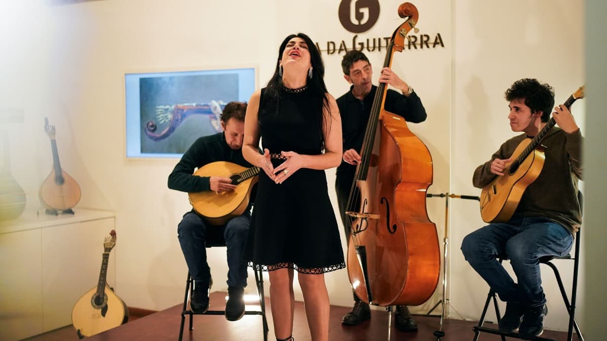 Live Fado Show in Porto at Casa da Guitarra