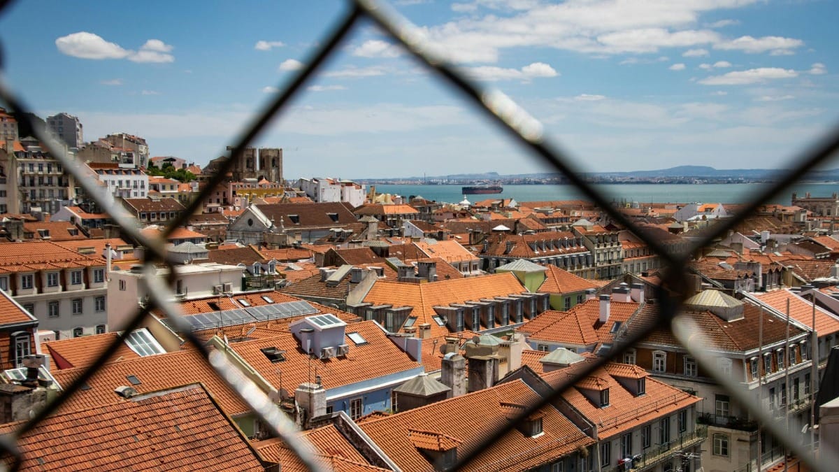 dpmL top lisbon viewpoint private walking tour