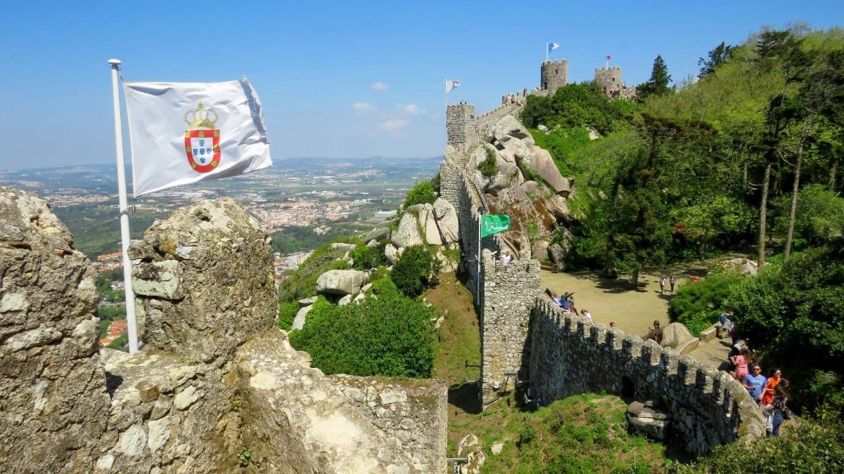 eHna sintra electric car guided experience moorish castle