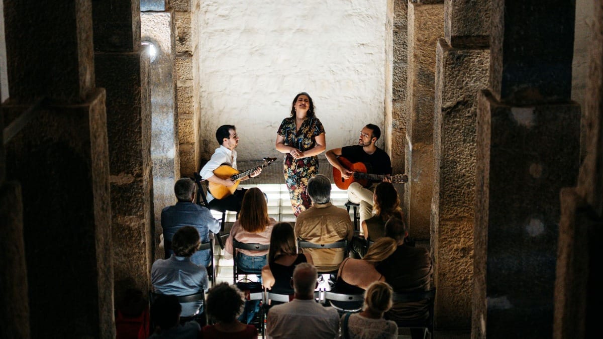 iaJ1 soul portuguese music fado in lisbon live