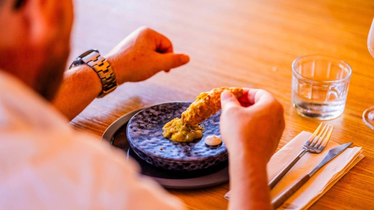 Saborea platos magníficamente elaborados como parte de tu viaje culinario por Madeira