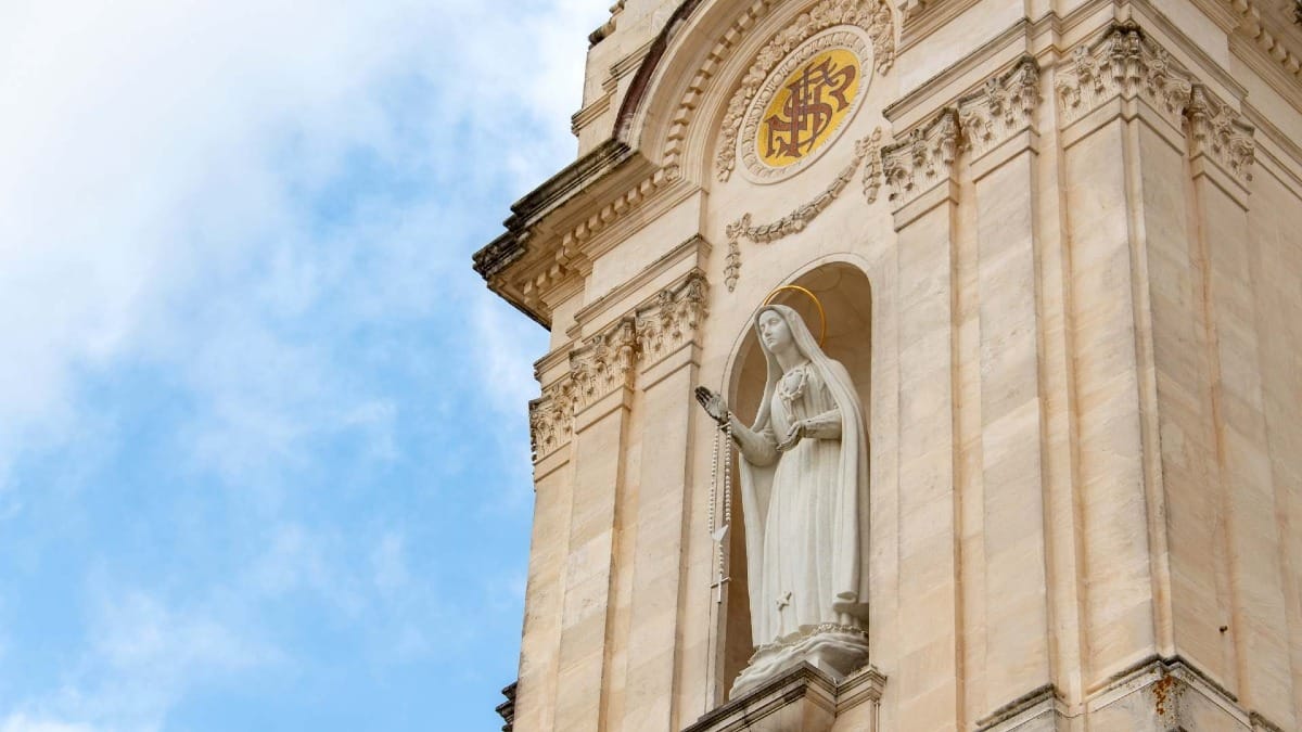 mDT8 fatima private walking tour basilica our lady statue