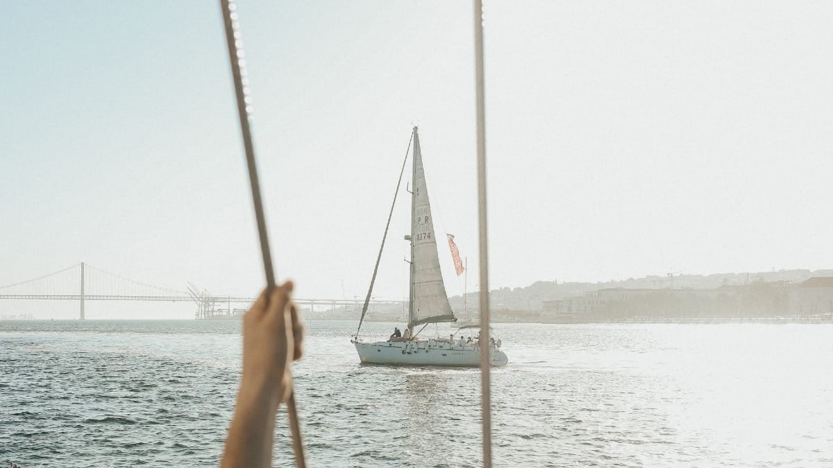 nz6r top private lisbon boat experience