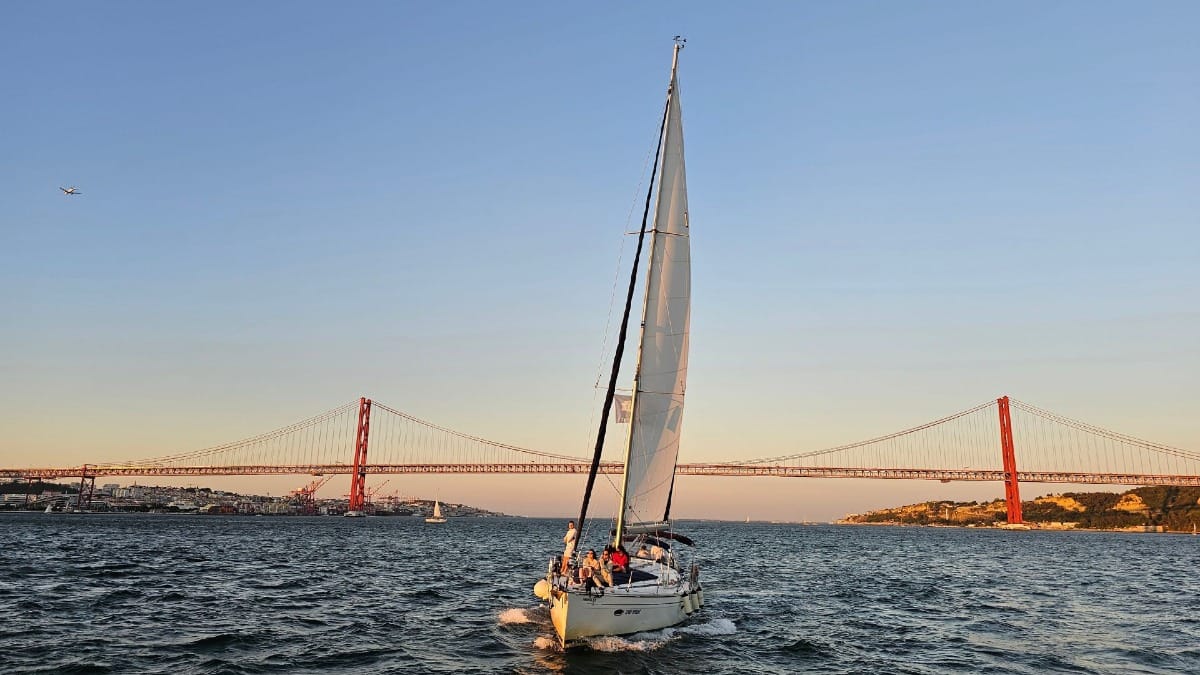 nzRt luxury cruise lisbon private tour