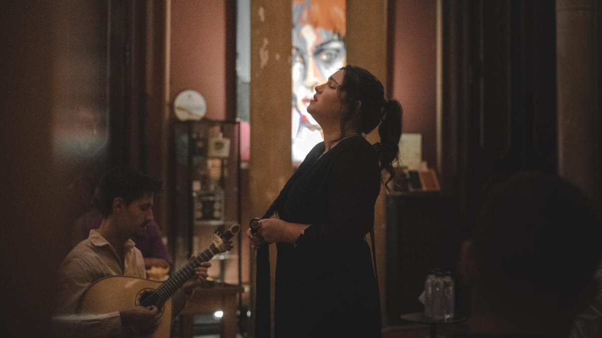 o3Xn fado female singer emotional performance lisbon
