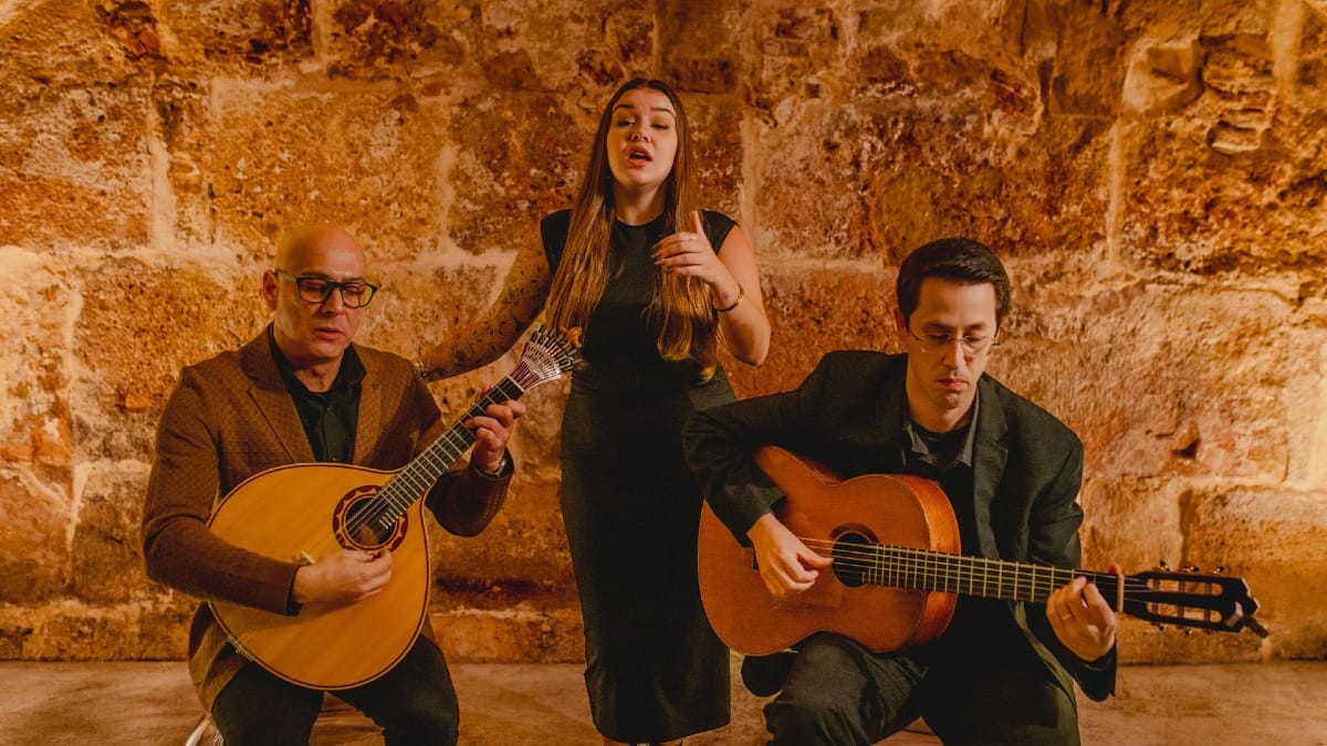 oUYG traditional fado performance alfama lisbon