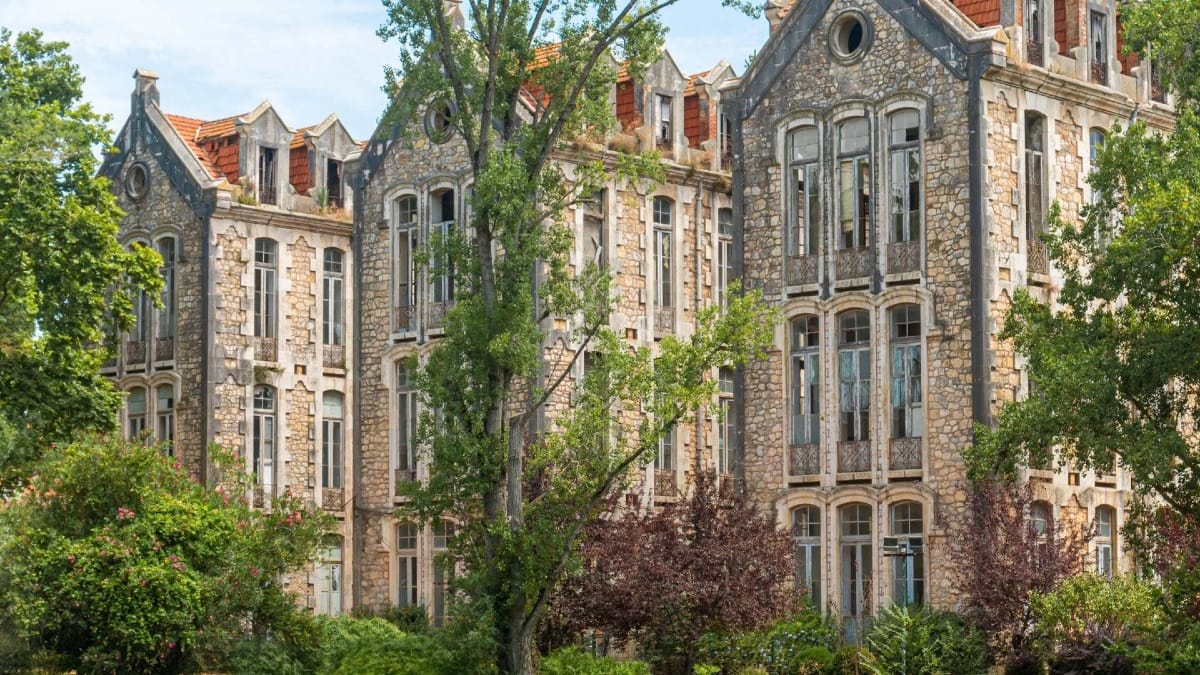 pY1A caldas rainha thermal hospital closeup