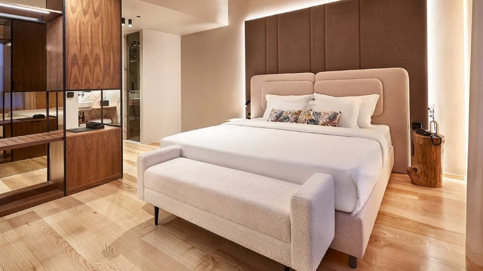 Photo de The Log Porto Hotel, un séjour durable à Porto