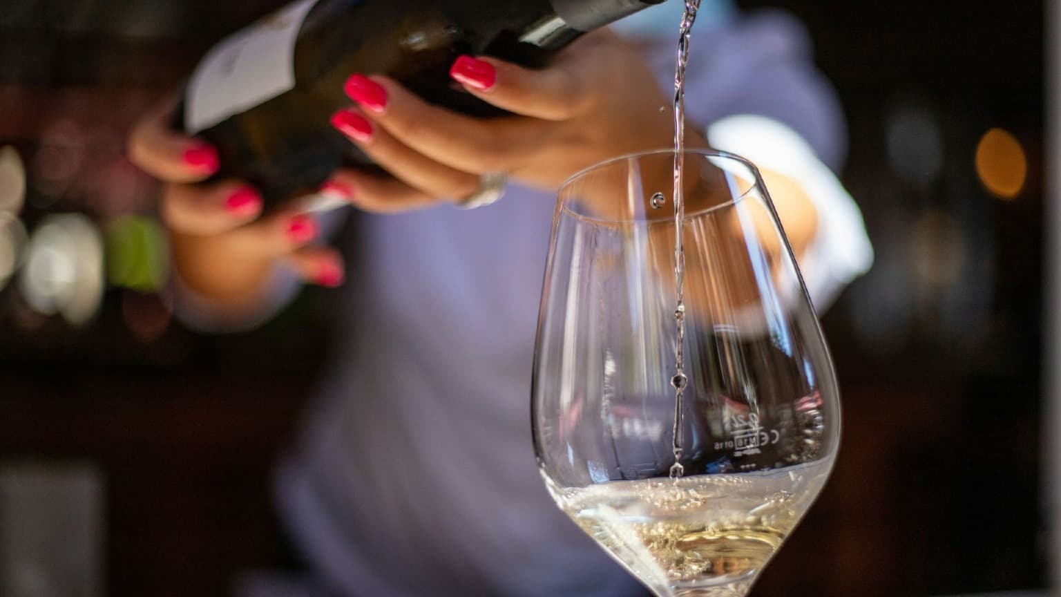 Imagen de la cata de vinos en Essência do Vinho 2025