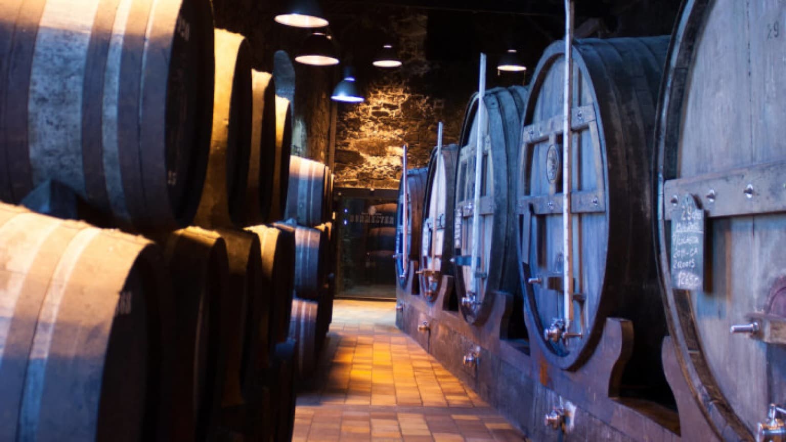 Imagen de las bodegas de vino de Oporto de Burmester, fuente Facebook