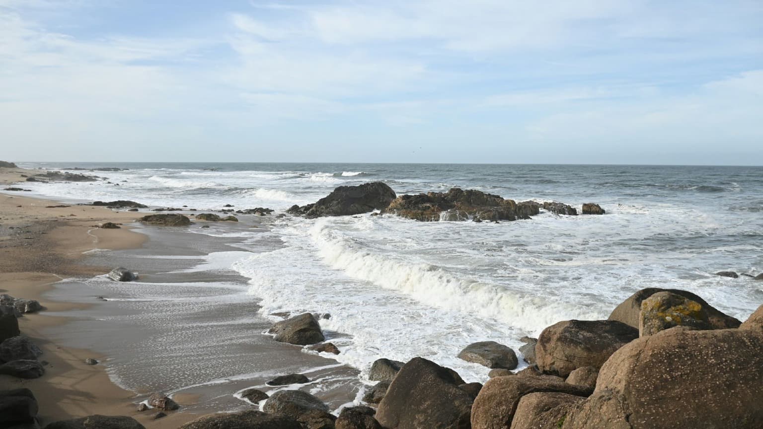 Imagen del océano en la Playa de Homem do Leme, en Oporto