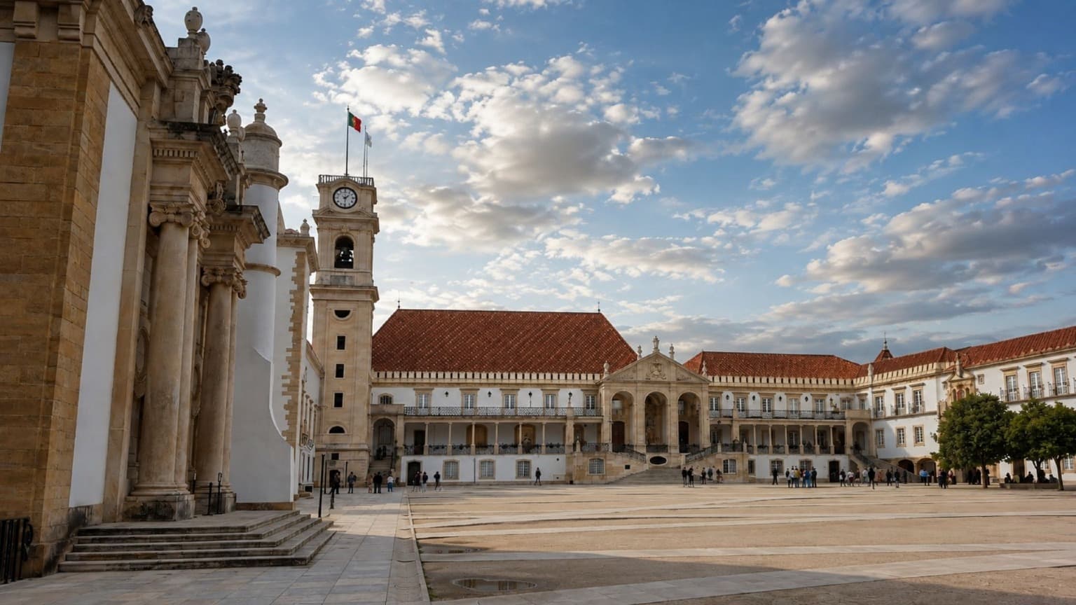 Pátio do Paço das Escolas na Universidade de Coimbra