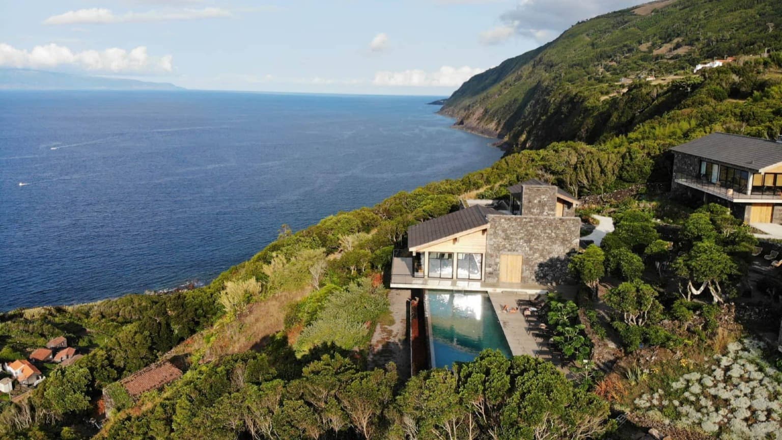 Photo de Lava Homes, hébergement durable dans Santo Amaro, Île de Pico (Açores)