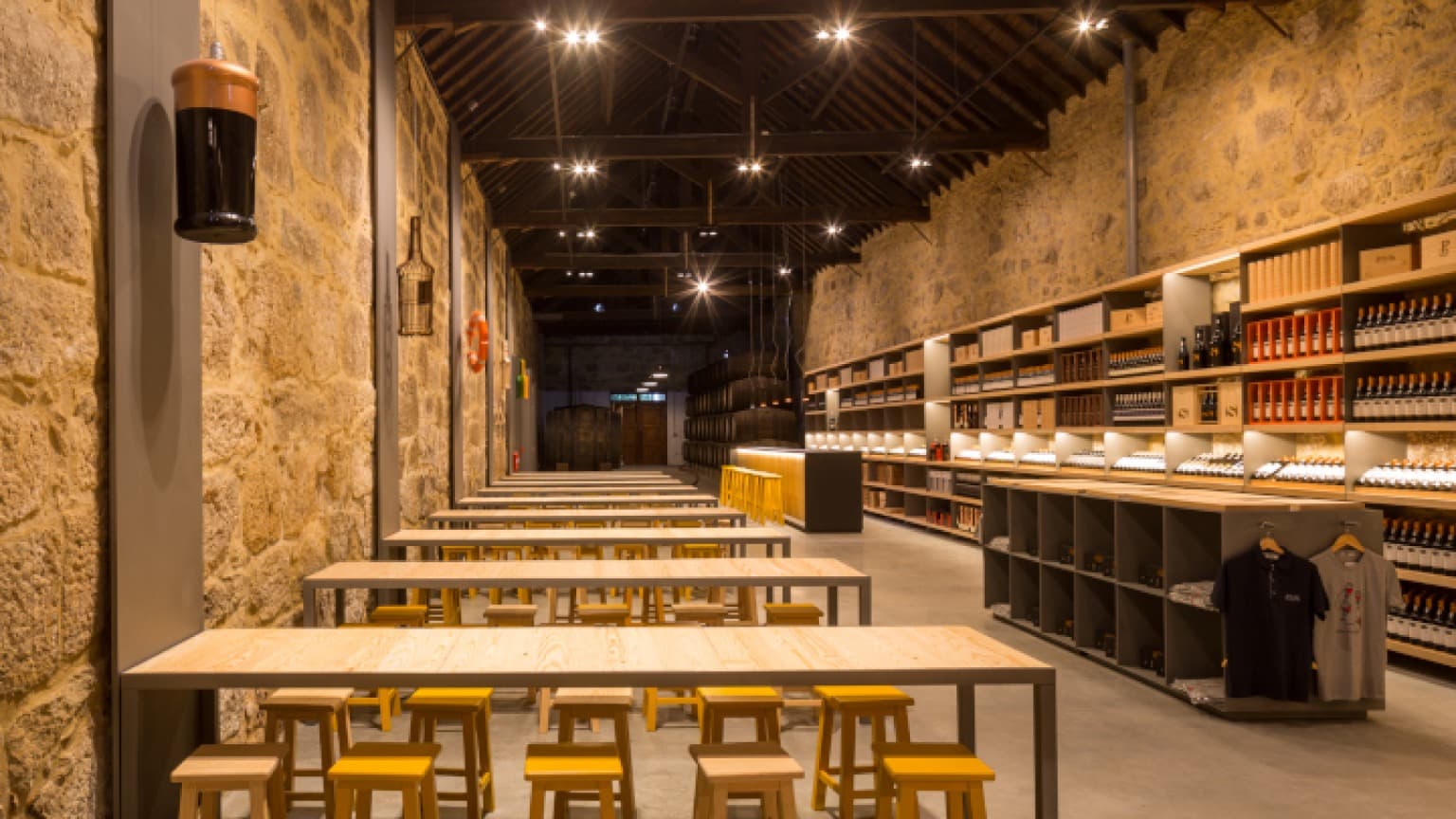 Imagen de la Sala de Degustación de Vinos de Oporto de Poças (Facebook)