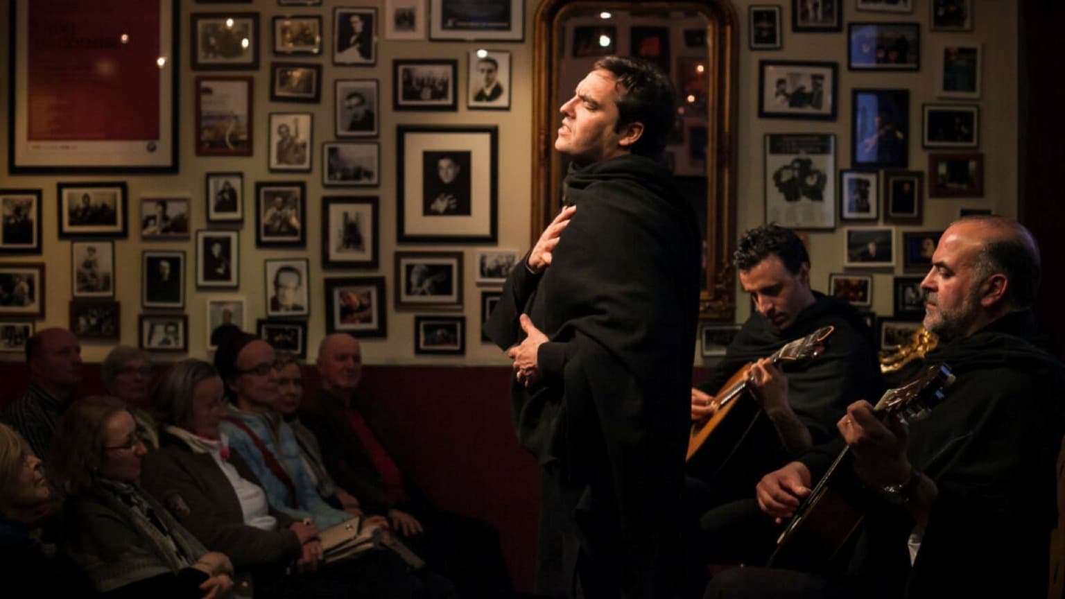 Atuação de Fado de Coimbra no Fado ao Centro