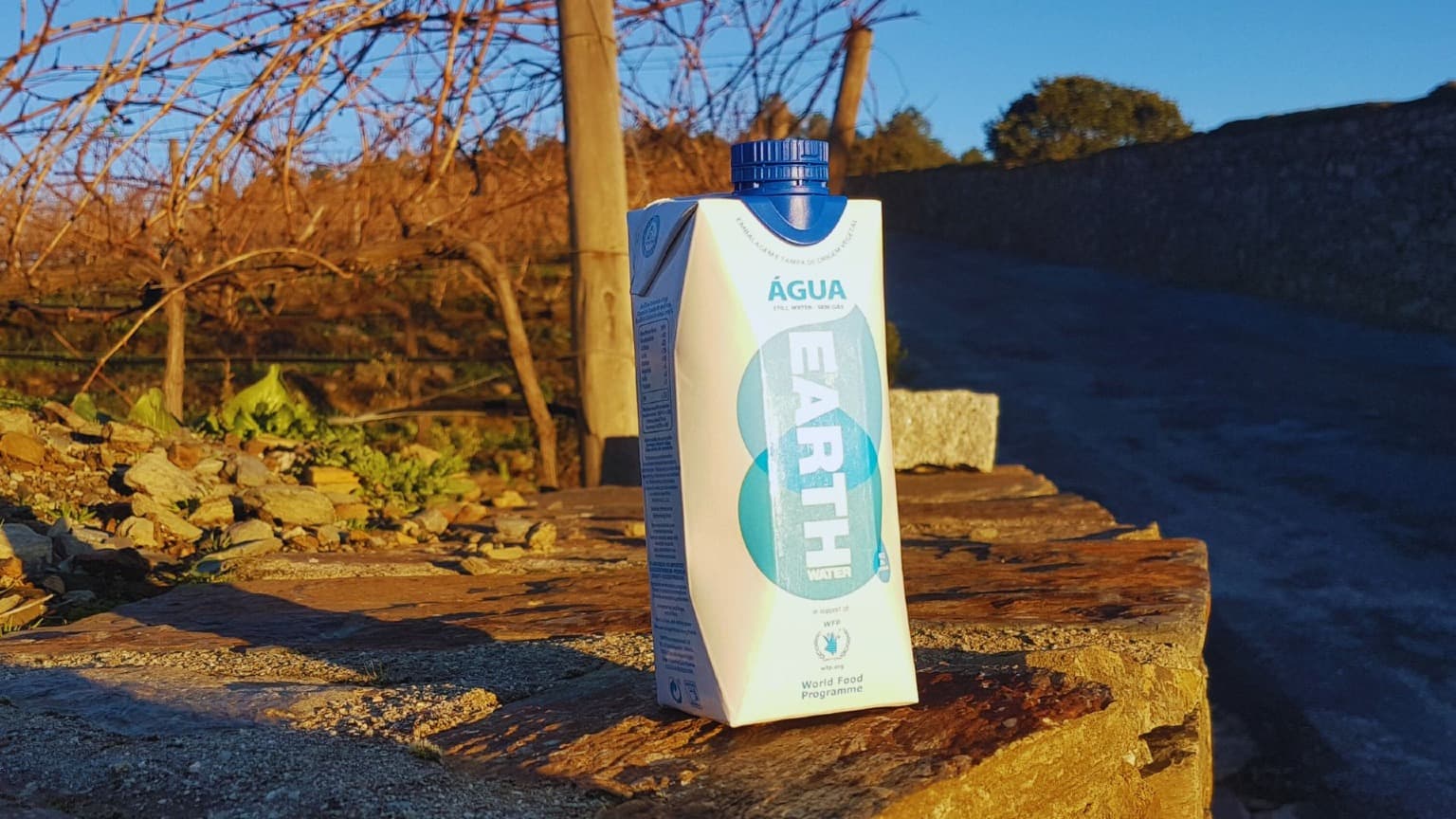 Imagen del envase sostenible de Earth Waters