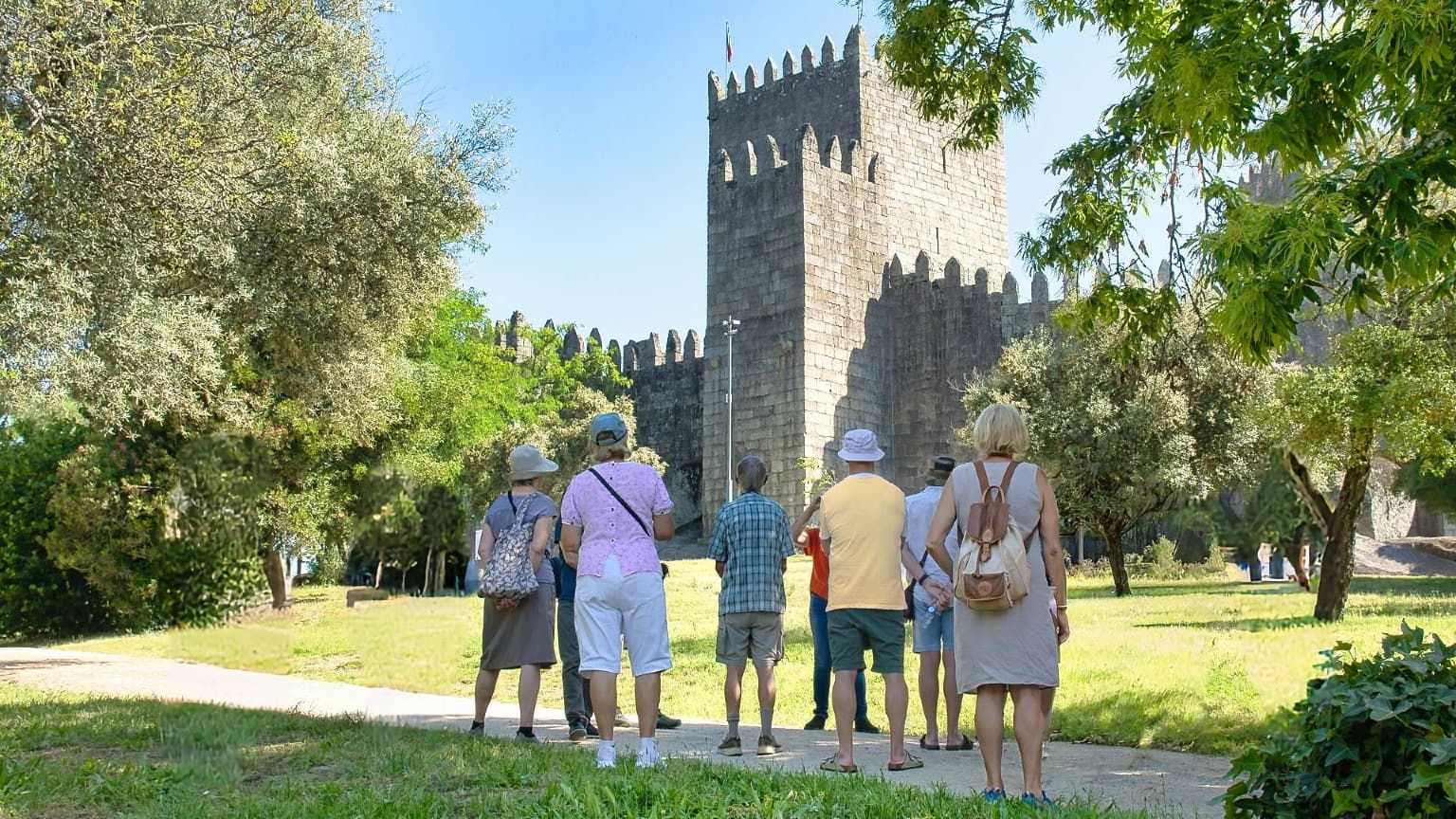 Guided walking tour in Guimarães with a local guide from Cooltour Oporto