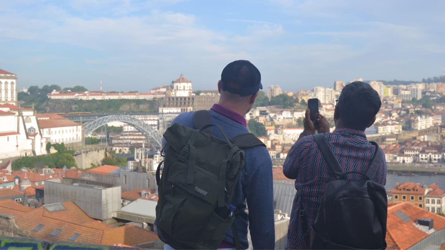 Image du point de vue avec des vues fantastiques sur Porto et Vila Nova de Gaia