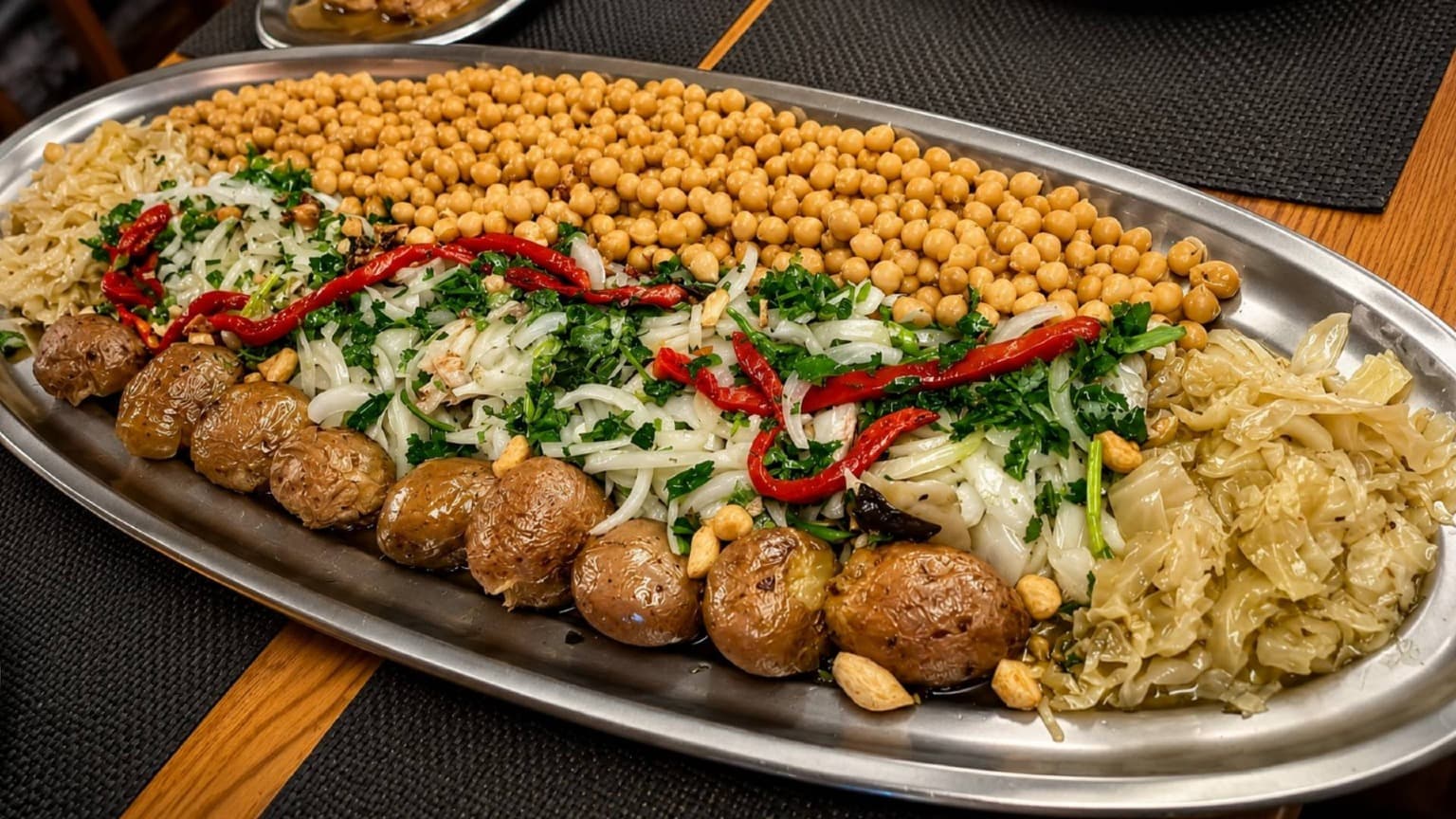 O emblemático Bacalhau à Zé da Mouraria servido em Lisboa