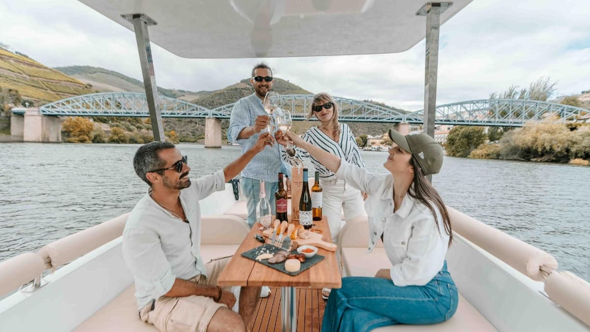 Douro Valley Solar Boat Tour with Wine Tasting