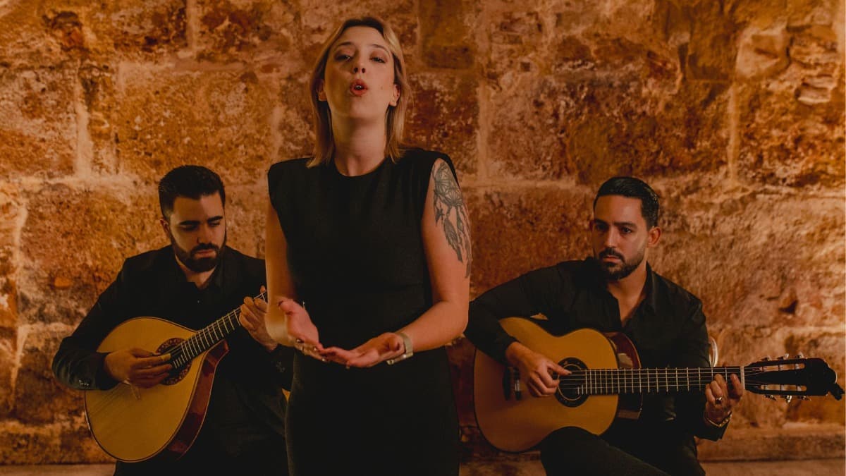 Espetáculo de Fado em Lisboa com Vinho em Local Histórico