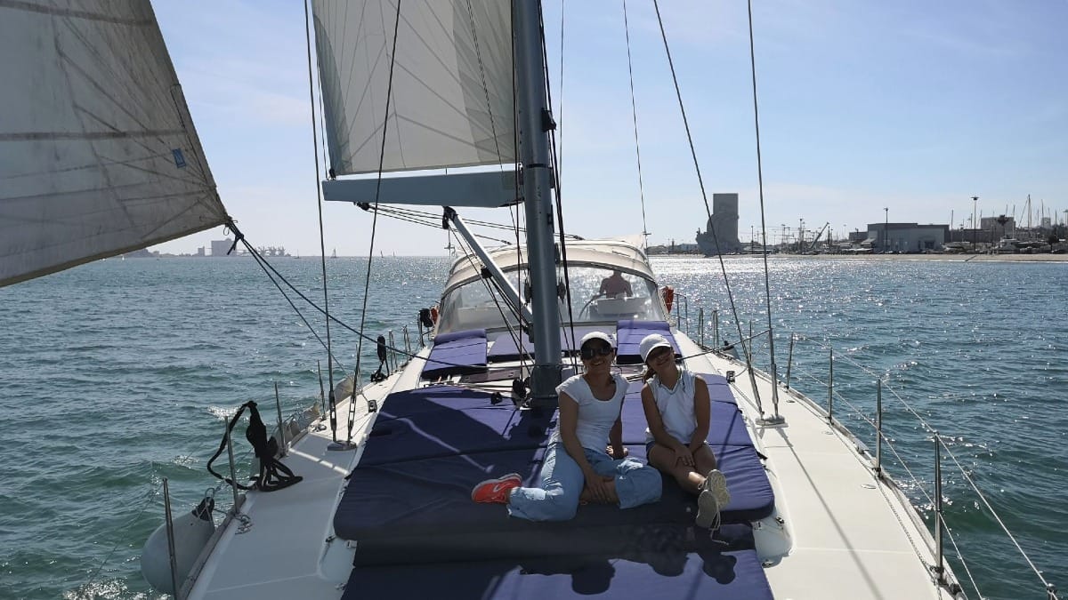 sRD8 private boat day tour guests photo