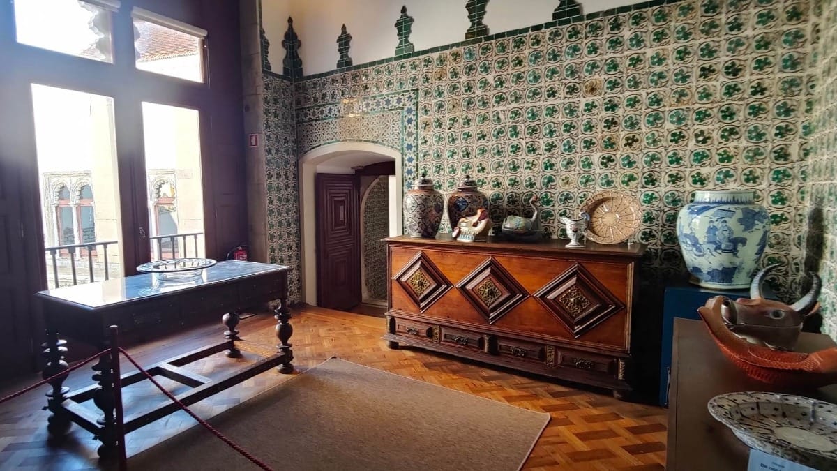 tYKx sintra historic palace staterooms guided tour
